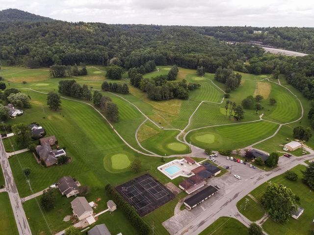 1366 Hidden Valley Rd, Livingston, TN 38570