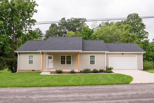 1366 Hidden Valley Rd, Livingston, TN 38570