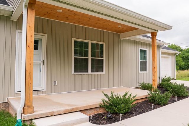1366 Hidden Valley Rd, Livingston, TN 38570