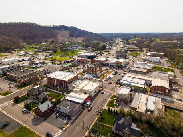 1366 Hidden Valley Rd, Livingston, TN 38570
