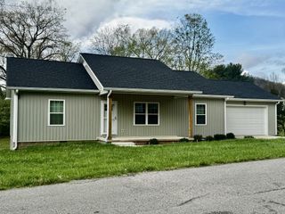 1366 Hidden Valley Rd, Livingston, TN 38570