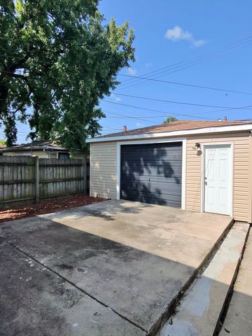 9016 S Lowe Avenue, Chicago, IL 60620