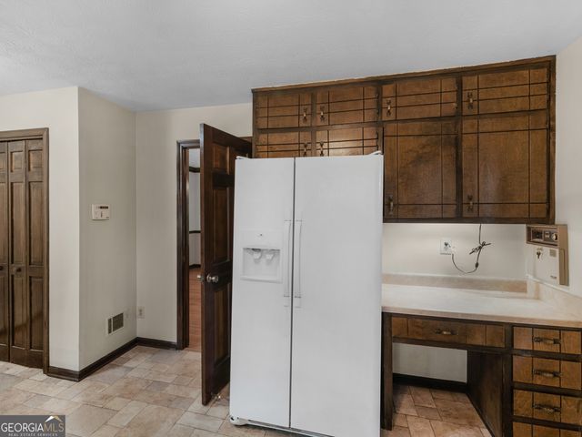 8662 N Shore Drive, Jonesboro, GA 30236