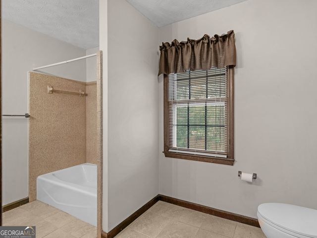 8662 N Shore Drive, Jonesboro, GA 30236