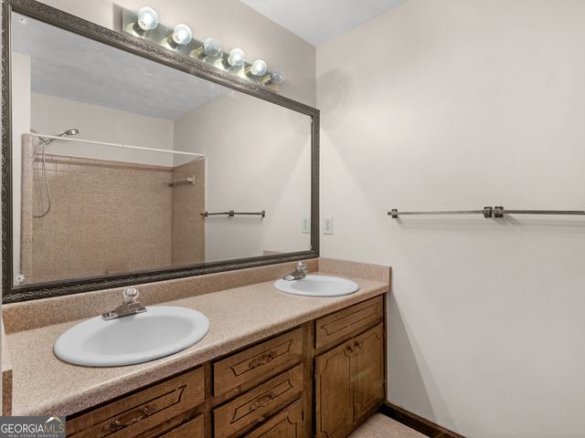 8662 N Shore Drive, Jonesboro, GA 30236