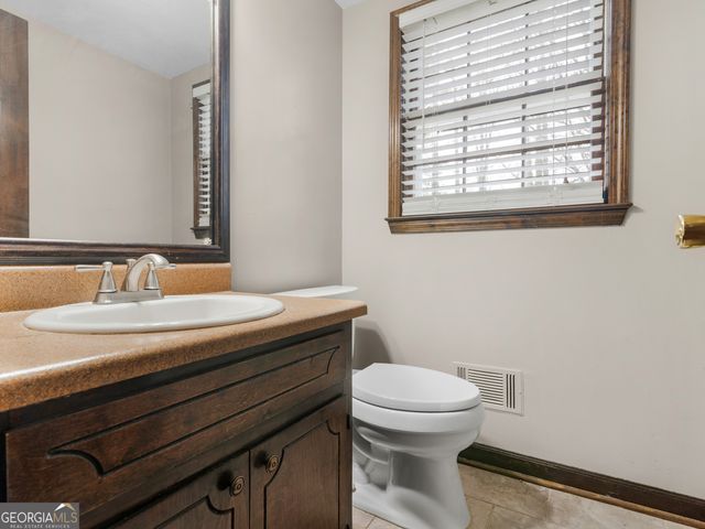 8662 N Shore Drive, Jonesboro, GA 30236