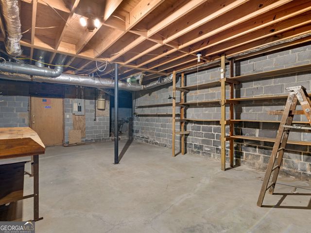 8662 N Shore Drive, Jonesboro, GA 30236