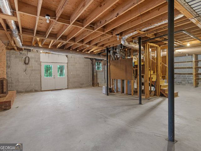 8662 N Shore Drive, Jonesboro, GA 30236