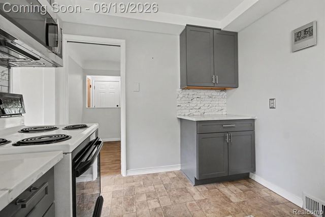 9135 Frederick Street, Livonia, MI 48150
