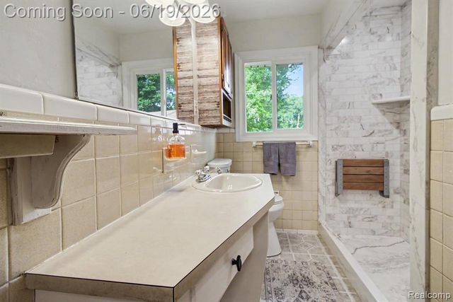 9135 Frederick Street, Livonia, MI 48150