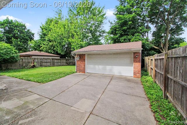 9135 Frederick Street, Livonia, MI 48150
