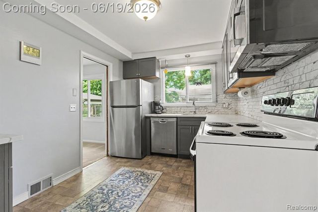 9135 Frederick Street, Livonia, MI 48150