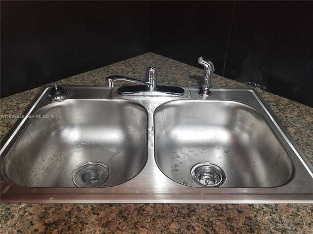 1085 NW 133rd St, North Miami, FL 33168