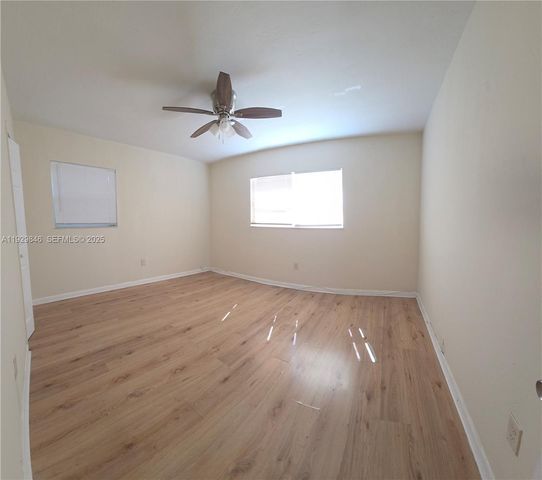 1085 NW 133rd St, North Miami, FL 33168