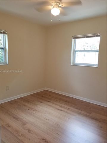 1085 NW 133rd St, North Miami, FL 33168