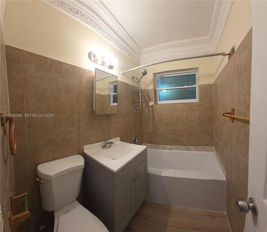 1085 NW 133rd St, North Miami, FL 33168