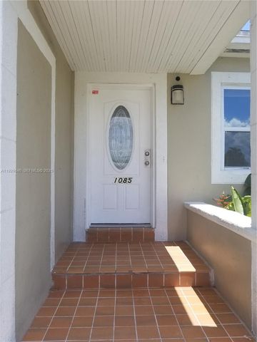 1085 NW 133rd St, North Miami, FL 33168