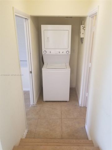 1085 NW 133rd St, North Miami, FL 33168