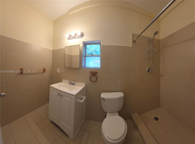 1085 NW 133rd St, North Miami, FL 33168