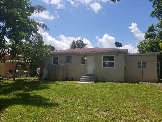 1085 NW 133rd St, North Miami, FL 33168