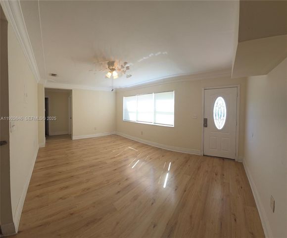 1085 NW 133rd St, North Miami, FL 33168