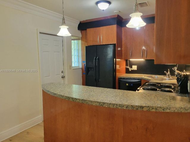 1085 NW 133rd St, North Miami, FL 33168