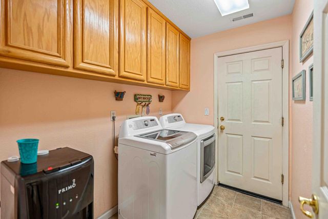 4296 Oakridge Dr, Tracy, CA 95377