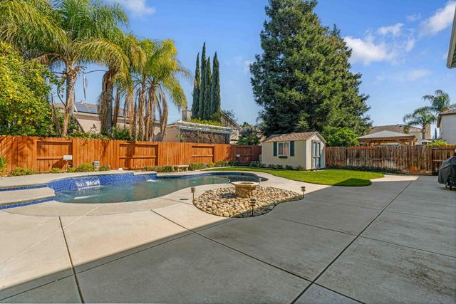 4296 Oakridge Dr, Tracy, CA 95377