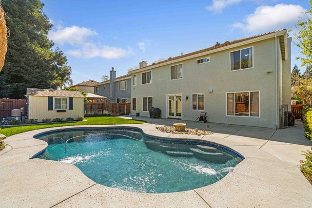 4296 Oakridge Dr, Tracy, CA 95377