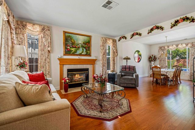 4296 Oakridge Dr, Tracy, CA 95377