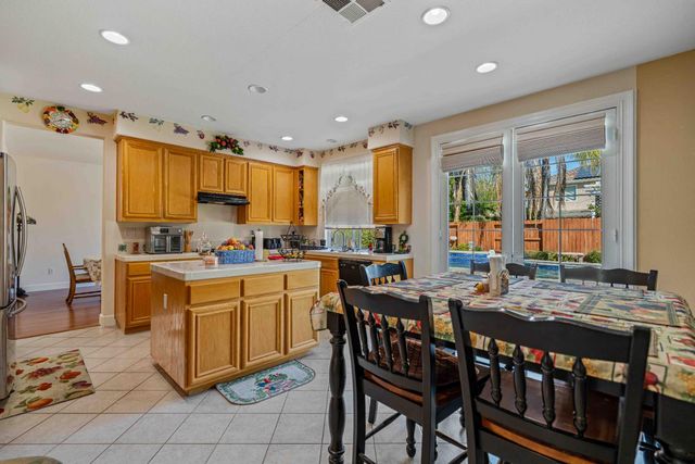 4296 Oakridge Dr, Tracy, CA 95377