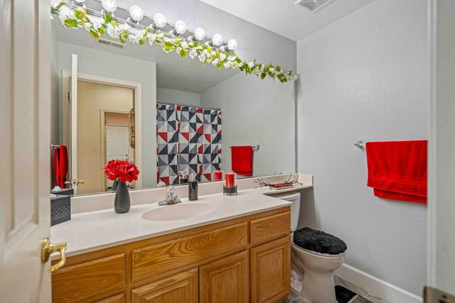 4296 Oakridge Dr, Tracy, CA 95377