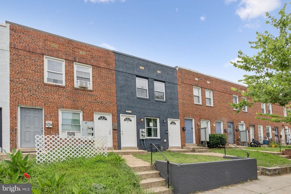 1236 SIMMS PL NE, Washington, DC 20002