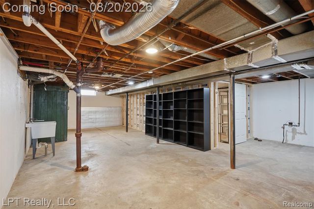 37155 Jordan Street, Clinton Township, MI 48036