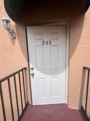 6061 N 10th Ave Avenue N 242, Greenacres, FL 33463
