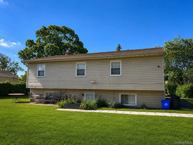 27 Pine Road, Amityville, NY 11701