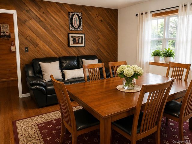 27 Pine Road, Amityville, NY 11701