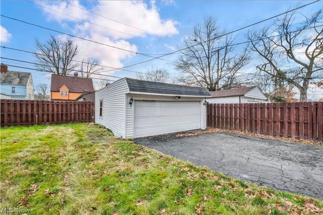 3946 Lansdale Road, University Heights, OH 44118