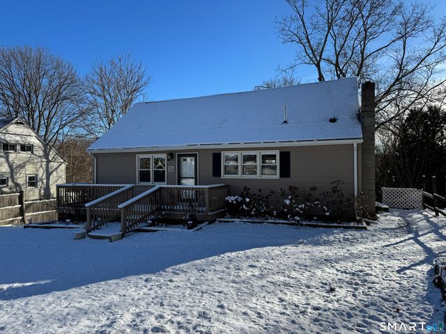 11 Blumenthal Drive, Montville, CT 06382