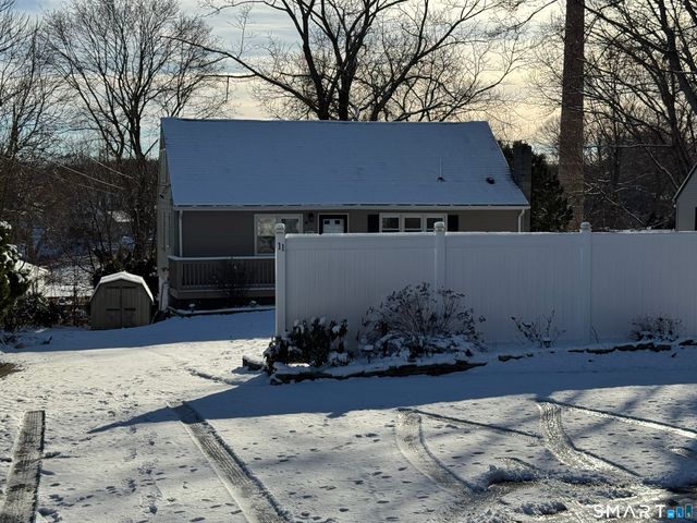 11 Blumenthal Drive, Montville, CT 06382