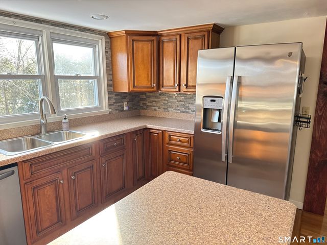 11 Blumenthal Drive, Montville, CT 06382