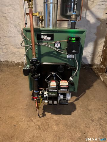 11 Blumenthal Drive, Montville, CT 06382