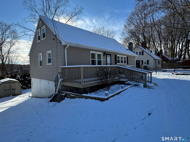 11 Blumenthal Drive, Montville, CT 06382