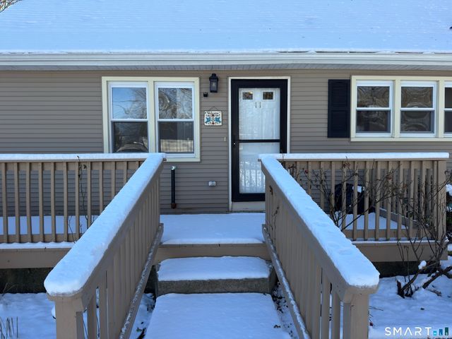 11 Blumenthal Drive, Montville, CT 06382