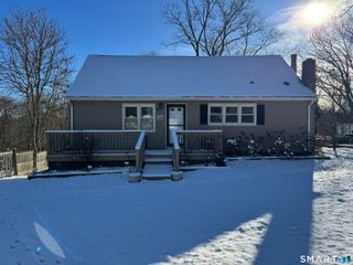 11 Blumenthal Drive, Montville, CT 06382