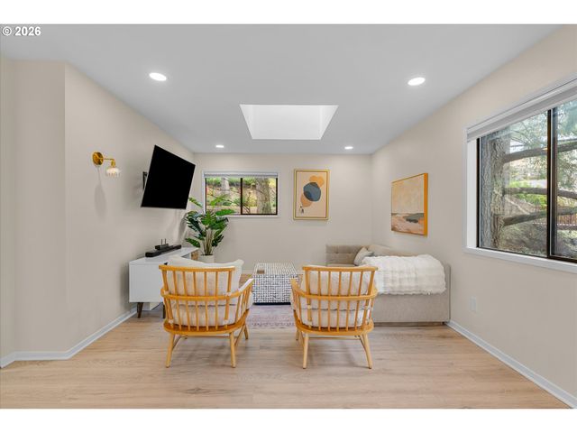 17821 SUNDOWN Ct, Lake Oswego, OR 97034