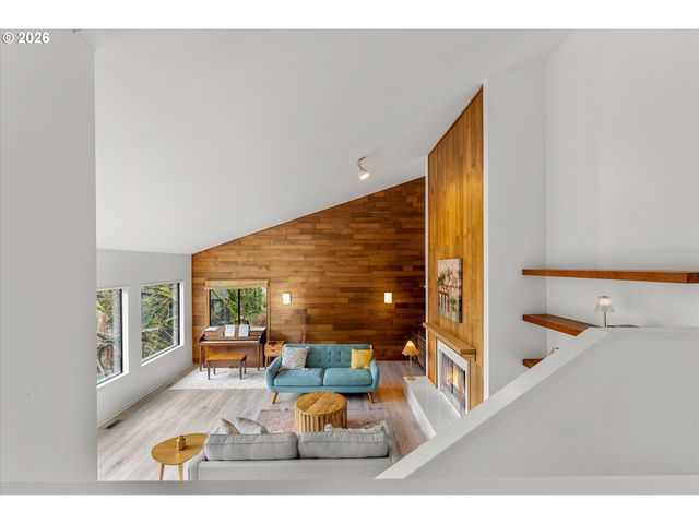 17821 SUNDOWN Ct, Lake Oswego, OR 97034