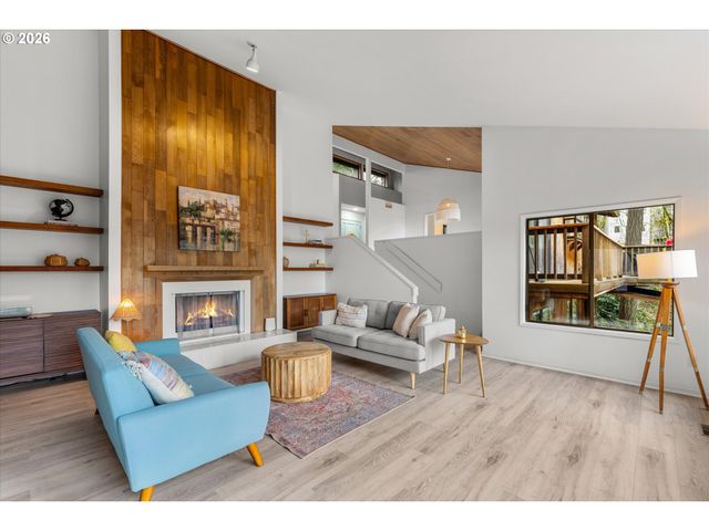 17821 SUNDOWN Ct, Lake Oswego, OR 97034