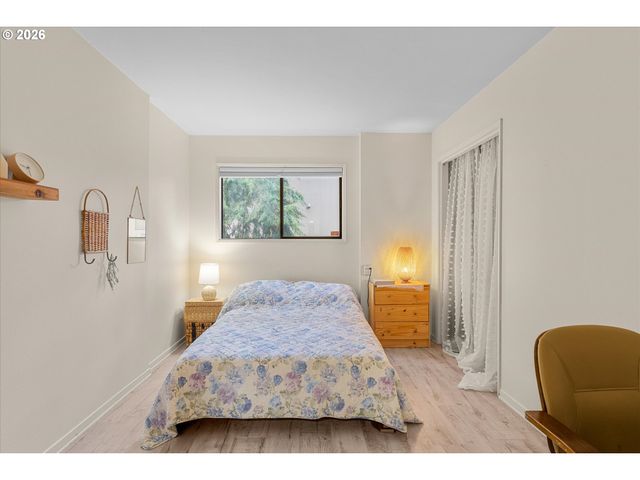 17821 SUNDOWN Ct, Lake Oswego, OR 97034