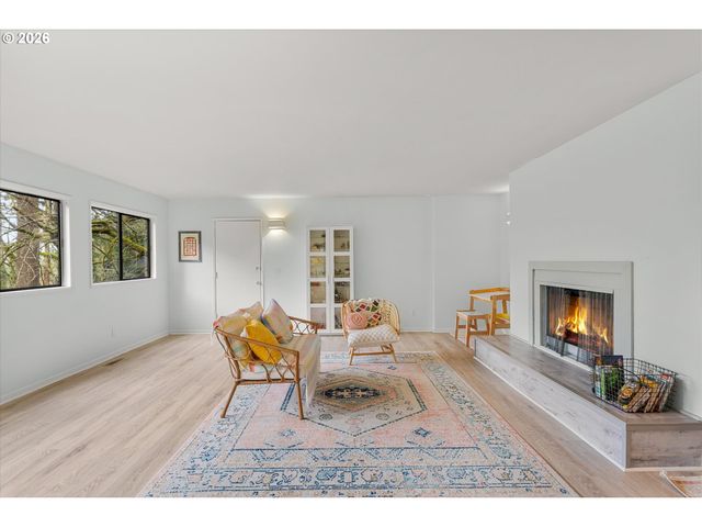 17821 SUNDOWN Ct, Lake Oswego, OR 97034